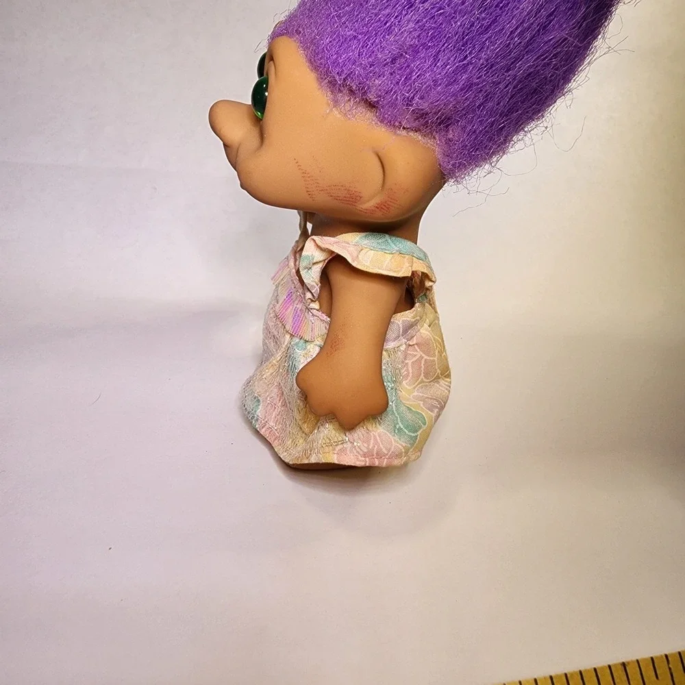 Troll, 5" Purple Hair & Yellow Eyes, Shimmery‎ Floral Dress, Pink Hair Pin - Picture 4 of 5